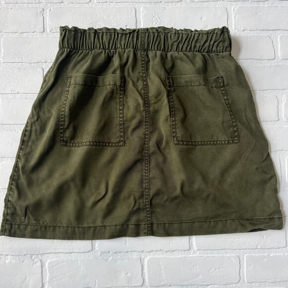 LOFT Women's Green Button Pull on Elastic Waistband Pocket Skirt -sz M - Picture 2 of 5